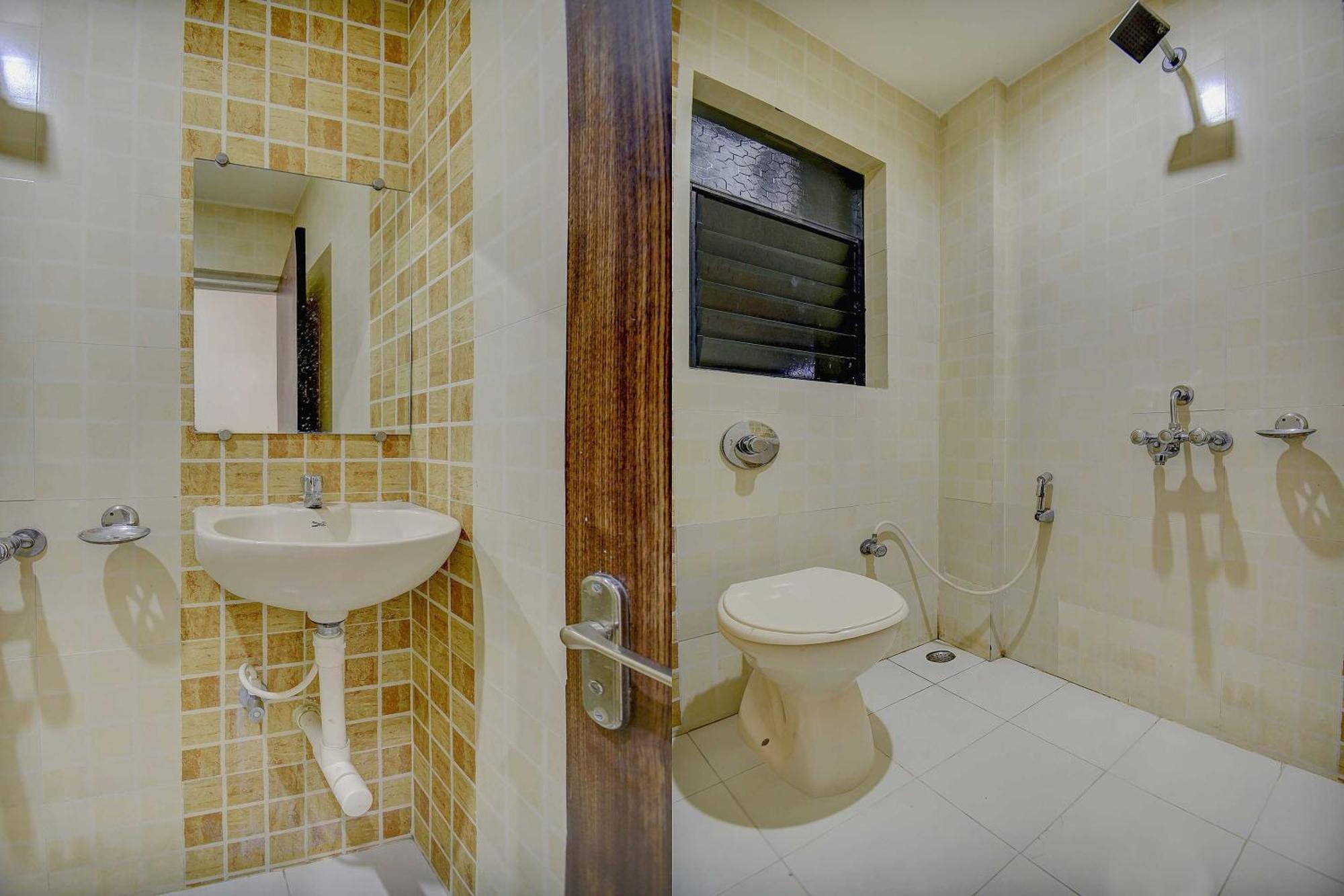 โอโย 65290 โฮเต็ล พลัส คอร์ปอเรท วัน Hotel Khapa  ภายนอก รูปภาพ
