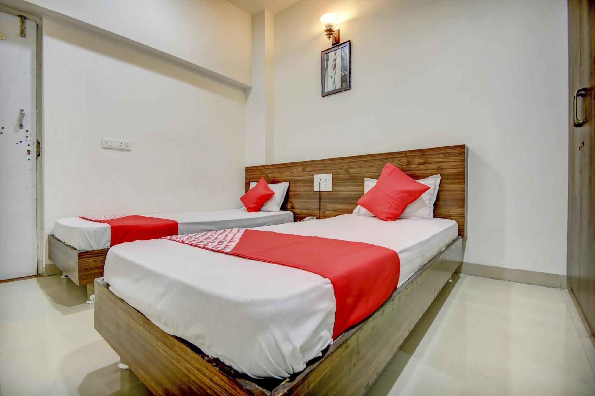 โอโย 65290 โฮเต็ล พลัส คอร์ปอเรท วัน Hotel Khapa  ภายนอก รูปภาพ